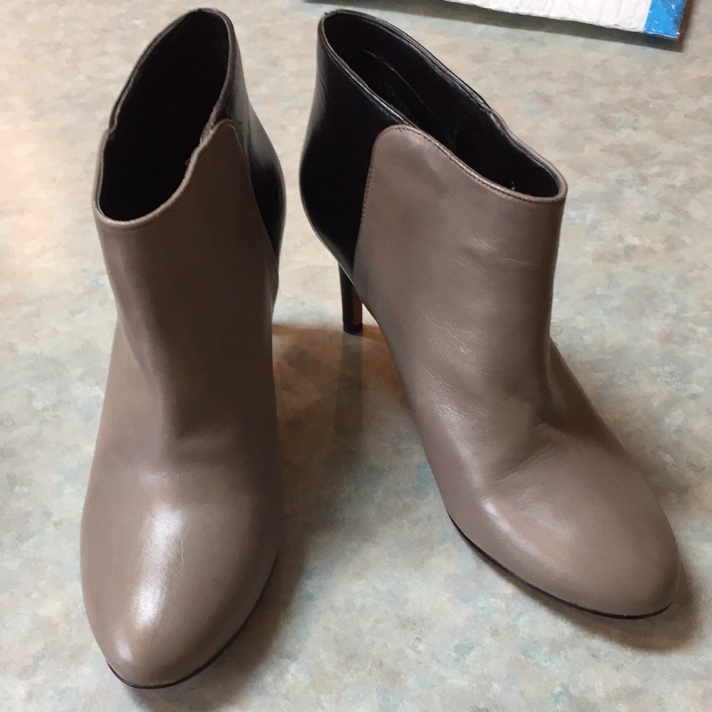 Nine West leather ankle boots (sz 8)